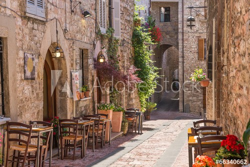 Tipico ristorante italiano nel vicolo storico - zdjęcie 1
