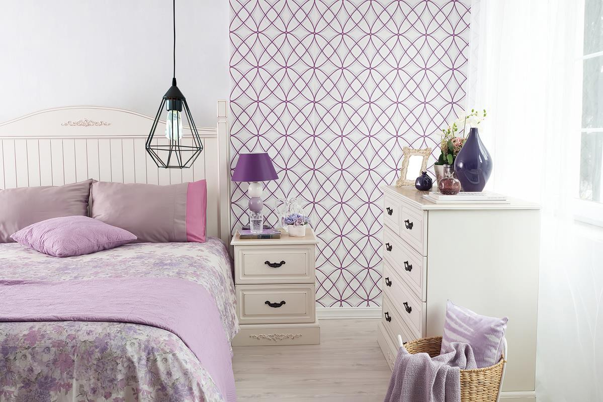 Tapety geometryczne – gorący trend w aranżacji salonu