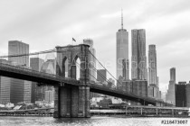 Brooklyn Bridge and Manhattan skyline in black and white, New York City, USA. Naklejkomania - zdjecie 1 - miniatura
