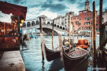 Classical view of the Rialto Bridge - Venice Naklejkomania - zdjecie 1 - miniatura