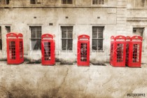 nostalgisch texturiertes Bild roter Telefonzellen in London Naklejkomania - zdjecie 1 - miniatura