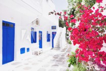 Street in Mykonos town, Mykonos island, Cyclades, Greece Naklejkomania - zdjecie 1 - miniatura