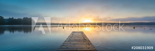 Sonnenaufgang am See mit Nebel - Panorama - zdjęcie 1