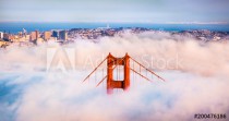 San Francisco Golden Gate Bridge in Thick Fog Naklejkomania - zdjecie 1 - miniatura