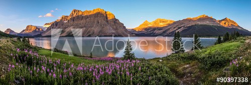 Panorama of sunrise at Bow Lake, Banff National Park - zdjęcie 1