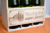 Skrzynka drewniana na piwo dla niego Niezbędnik super faceta Naklejkomania - zdjecie 4 - miniatura