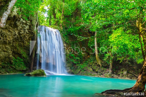 waterfall in the tropical forest where is in Thailand National Park - zdjęcie 1
