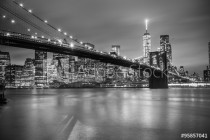 Brooklyn bridge at dusk, New York City. Naklejkomania - zdjecie 1 - miniatura