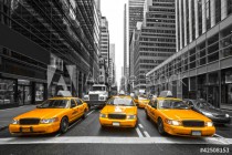 TYellow taxis in New York City, USA. Naklejkomania - zdjecie 1 - miniatura