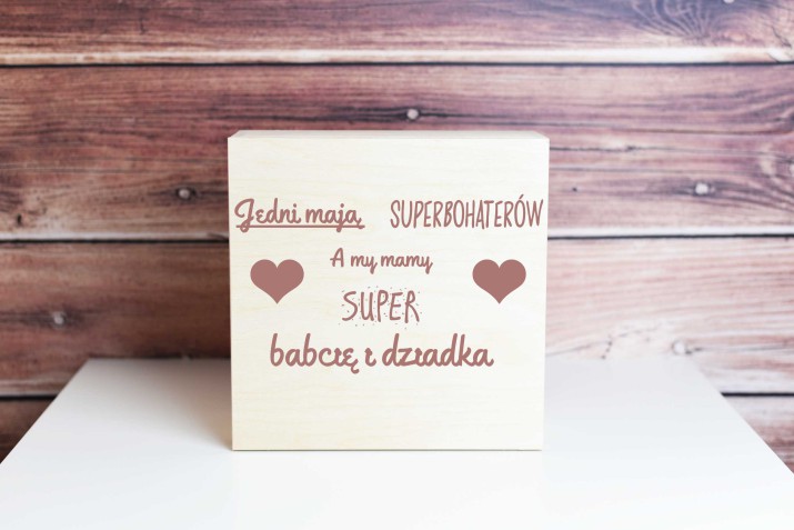 Skrzynka drewniana z grawerem na herbatę dla Babci, Dziadka, prezent, upominek na Dzień Babci, Dzień Dziadka SUPERBOHATEROWIE - zdjęcie 2