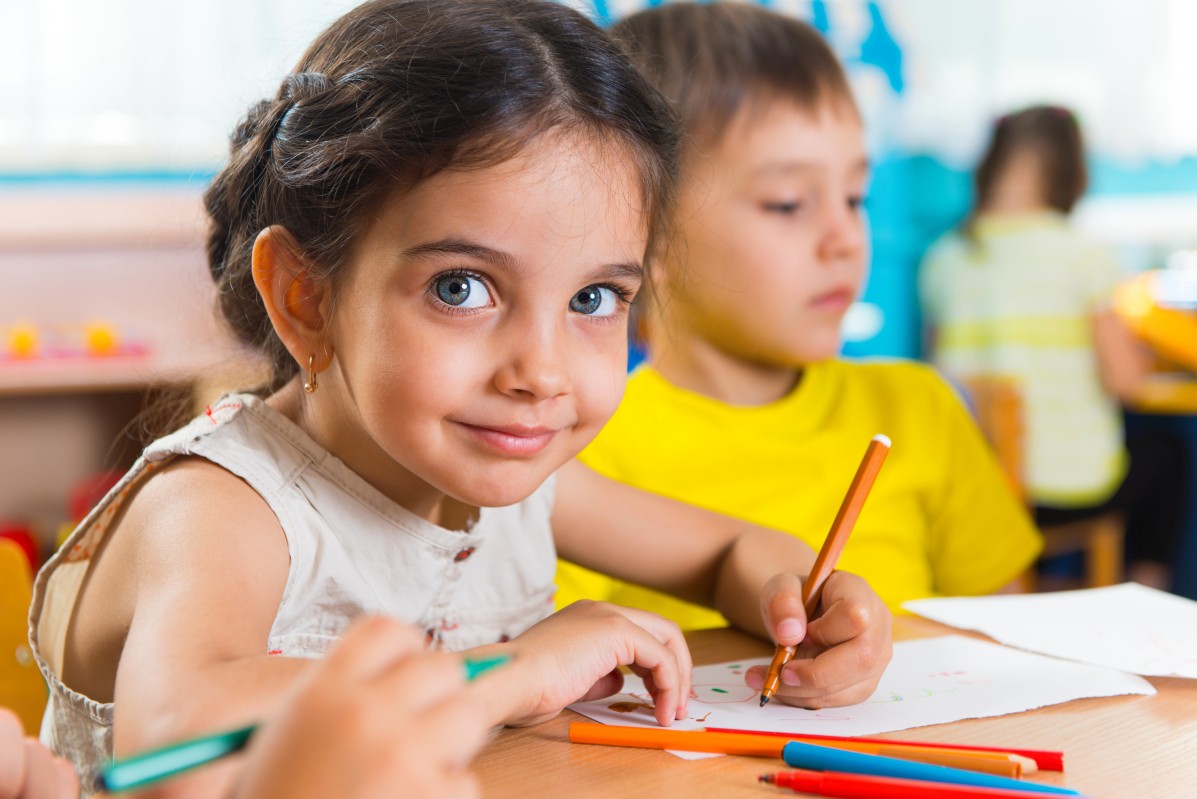 Naklejki edukacyjne dla dzieci – zabawa i nauka w jednym!
