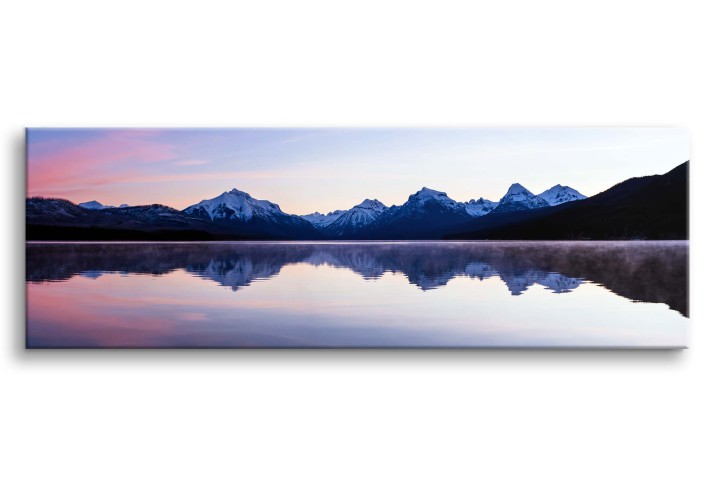 Obraz Wschód słońca nad jeziorem - pejzaż gór, nieba i wody o poranku 92126 Naklejkomania - zdjecie 1