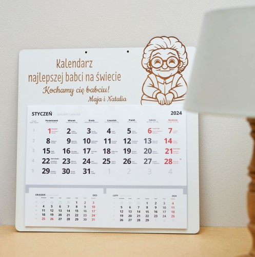 Personalizowany, grawerowany kalendarz dla babci z imionami wnuków - prezent na Dzień Babci, urodziny, święta 81006 Naklejkomania - zdjecie 1