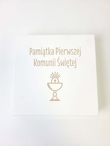 Prezent dla dziecka, pamiątka na Pierwszą Komunię, białe, grawerowane pudełeczko na pieniądze oraz zawieszka 26032 - zdjęcie 7