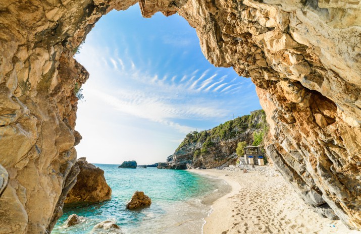 Fototapeta Plaża przy jaskini 81142 - zdjęcie 2