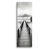 Relaksujący czarno-biały obraz na płótnie | Drewniany most nad Jeziorem 20869 Naklejkomania - zdjecie 1 - miniatura