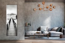 Relaksujący czarno-biały obraz na płótnie | Drewniany most nad Jeziorem 20869 Naklejkomania - zdjecie 5 - miniatura
