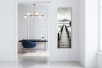 Relaksujący czarno-biały obraz na płótnie | Drewniany most nad Jeziorem 20869 Naklejkomania - zdjecie 4 - miniatura