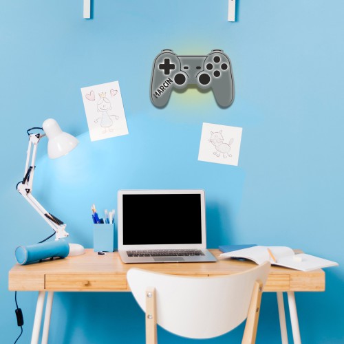 Szara Lampka gamingowa z imieniem- Kontroler, Gamepad, Joystick do konsoli | Stylowe oświetlenie do pokoju nastolatka | Prezent, gadżet dla fana gier 81378 - zdjęcie 5