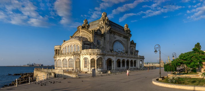 Fototapeta Kasyno w Konstancy | Pejzaż miejski, zabytkowa architektura | Widok na Morze Czarne- tapeta z krajobrazem Rumunii 81465 - zdjęcie 2