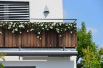 Ozdobna Osłona balkonowa, maskownica barierek, balustrady- brązowe, rustykalne deski 81785 Naklejkomania - zdjecie 1 - miniatura