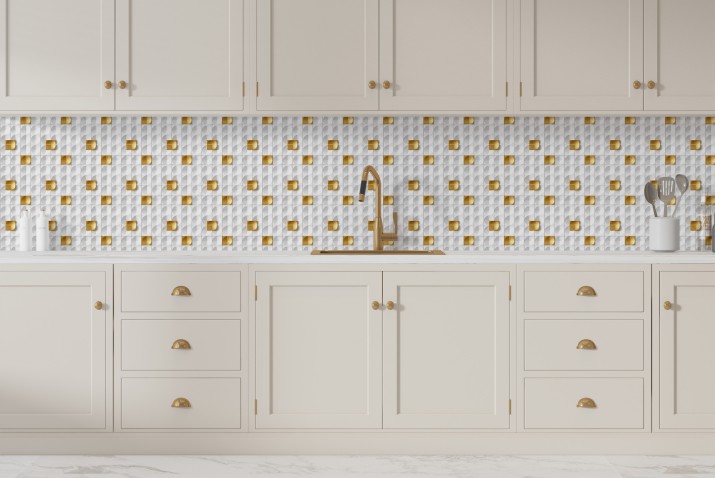 Dekoracyjna osłona nad blat kuchenny- Elegancki Panel ochronny w bieli i złocie 81744