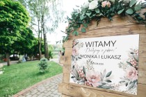 Plakat na wejście do sali- Powitanie gości weselnych | Elegancka Tablica powitalna | Napis Witamy z imionami i datą 61748 Naklejkomania - zdjecie 4 - miniatura