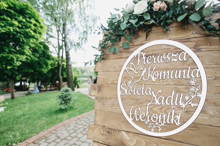 Ażurowy Napis Pierwsza Komunia Święta | Tablica powitalna na Komunię | Baner, Dekoracje komunijne 69111 - zdjęcie 3