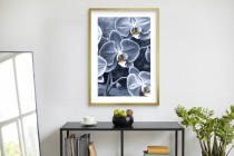 Plakat ze storczykiem w chłodnych barwach | Elegancka dekoracja ścienna z fioletową orchideą 82016 Naklejkomania - zdjecie 5 - miniatura