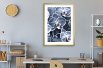 Plakat ze storczykiem w chłodnych barwach | Elegancka dekoracja ścienna z fioletową orchideą 82016 Naklejkomania - zdjecie 2 - miniatura