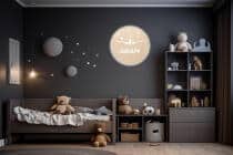 Drewniana Lampka Nocna z samolotem i gwiazdkami | Okrągła Lampka LED z imieniem dziecka 82267 - miniaturka 2