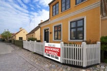 Baner reklamowy SPRZEDAM dla biur i agentów nieruchomości z logo i numerem telefonu 50x100 - miniaturka 4