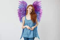 Anielskie Skrzydła – dekoracyjna Naklejka na ścianę | Efektowne tło do zdjęć- Fioletowe skrzydła do pokoju nastolatki T82263 - miniaturka 3