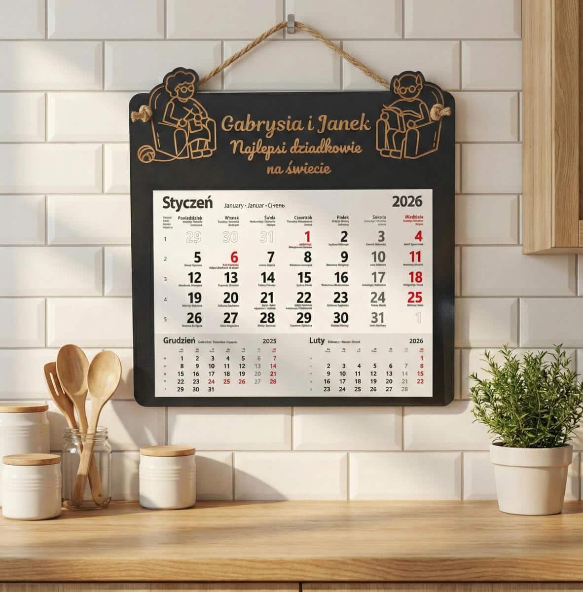 Personalizowany, grawerowany kalendarz na dzień babci i dziadka - dziadkowie w fotelach 81014 - zdjęcie 2
