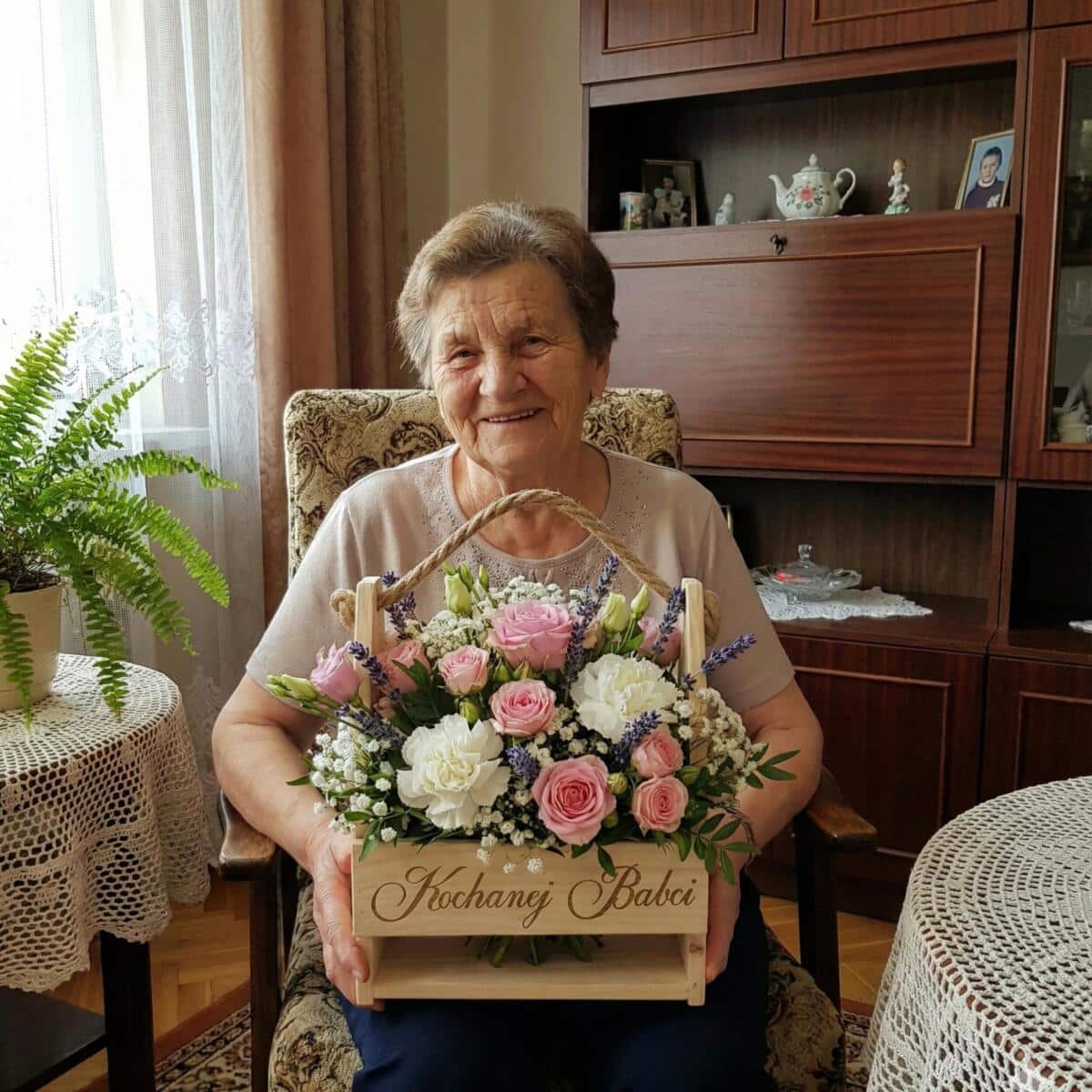 Drewniana Skrzyneczka na Kwiaty- Kochanej Babci | Dzień Babci 02 - zdjęcie 2