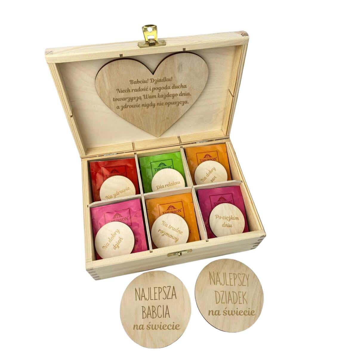 Zestaw prezentowy dla dziadków - skrzynka na herbatę z przegródkami, podstawkami i dedykacją dla babci i dziadka 20738