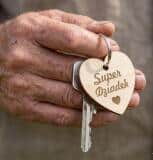 Upominek na Dzień Babci i Dzień Dziadka drewniane breloki z dedykacją 42770 - miniaturka 3