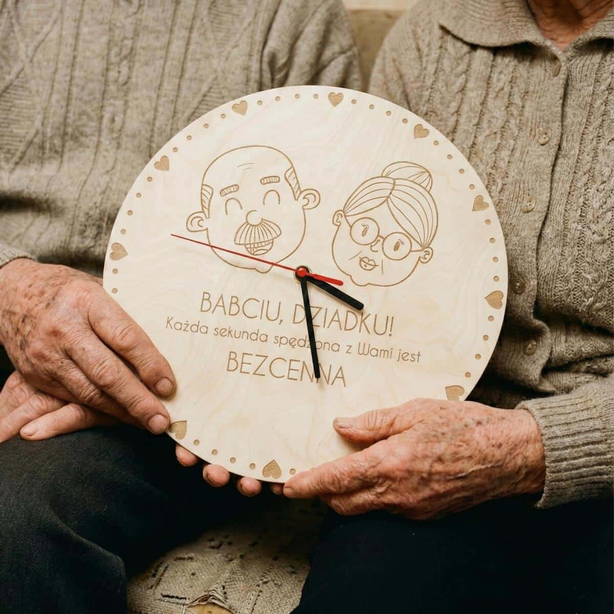 Grawerowany laserowo zegar ze sklejki dla dziadków - prezent na dzień Babci i Dziadka, święta 25506 - zdjęcie 2