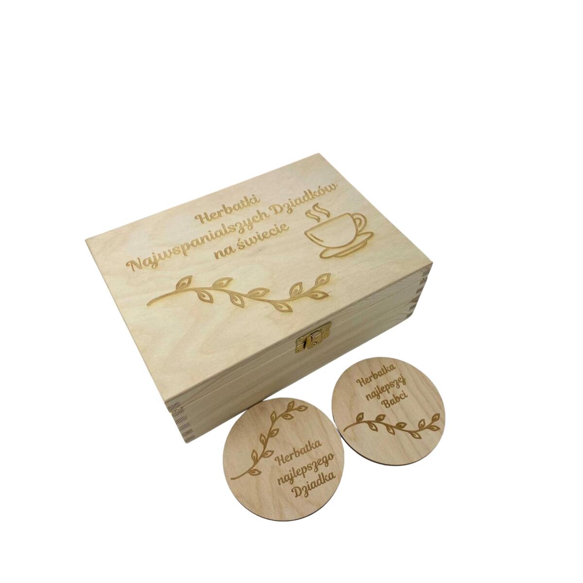 Zestaw prezentowy dla dziadków - skrzynka na herbatę z tematycznymi podpisami + podstawki z dedykacją 20737 - zdjęcie 2
