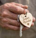 Upominek na Dzień Dziadka drewniane breloki 42766 - miniaturka 2