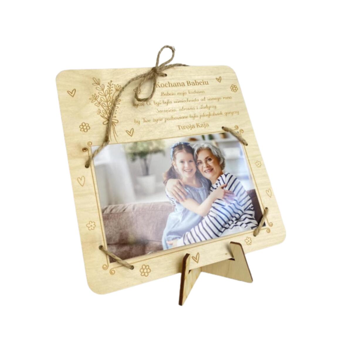 Drewniana ramka na zdjęcie dla babci z imieniem wnuka lub wnuczki 65612