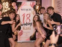 Tablica powitalna na 18 urodziny Gotowa Ścianka na osiemnastkę Roll-up 100×200 cm 39063 - miniaturka 3