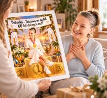 Śmieszny Prezent dla Teściowej na 60 Urodziny – Plakat Karykatura ze Zdjęcia Teściowa na Medal 31659 - miniaturka 3