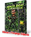 Prezent dla brata ze zdjęcia – karykatura figurka w pudełku „Ninja Brat” 82655 - miniaturka 1